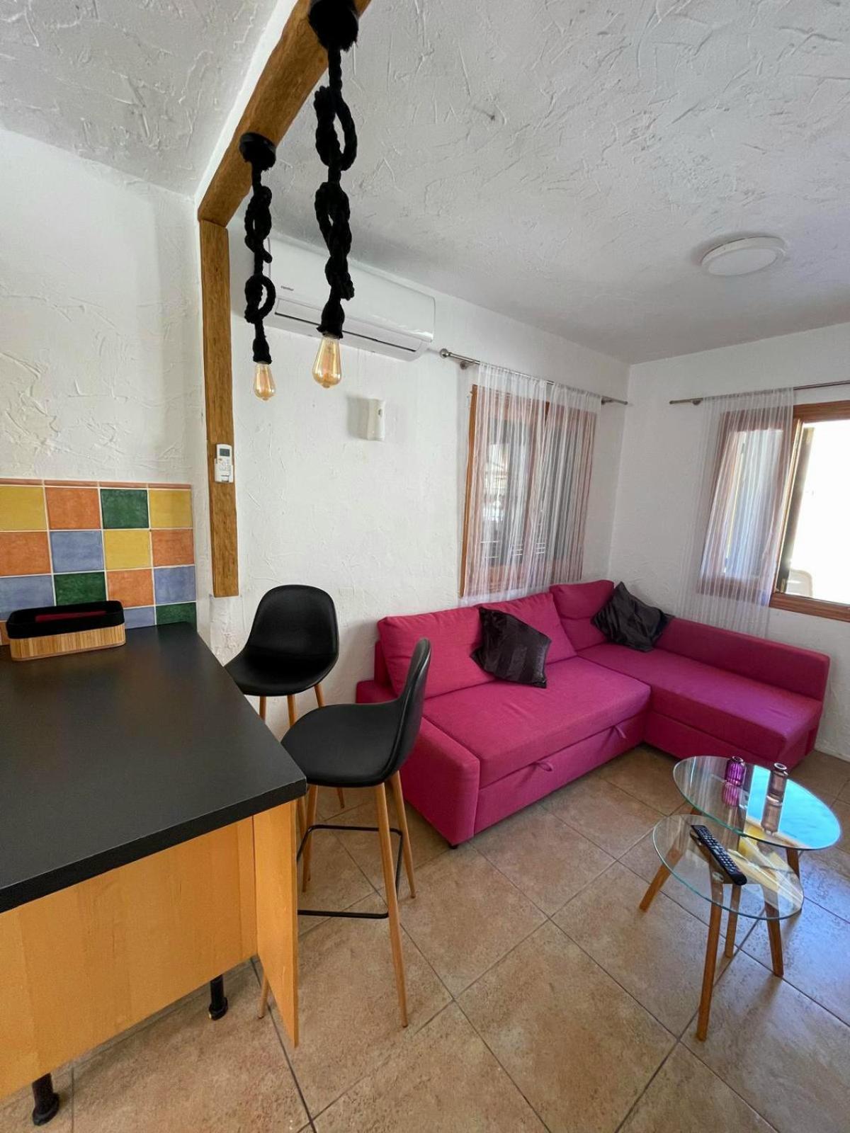Richmond Apartment *